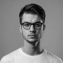 review-person review-person